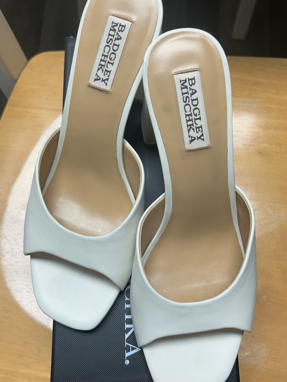 Badgley Mischka Cream Open-Toe Slide Sandals